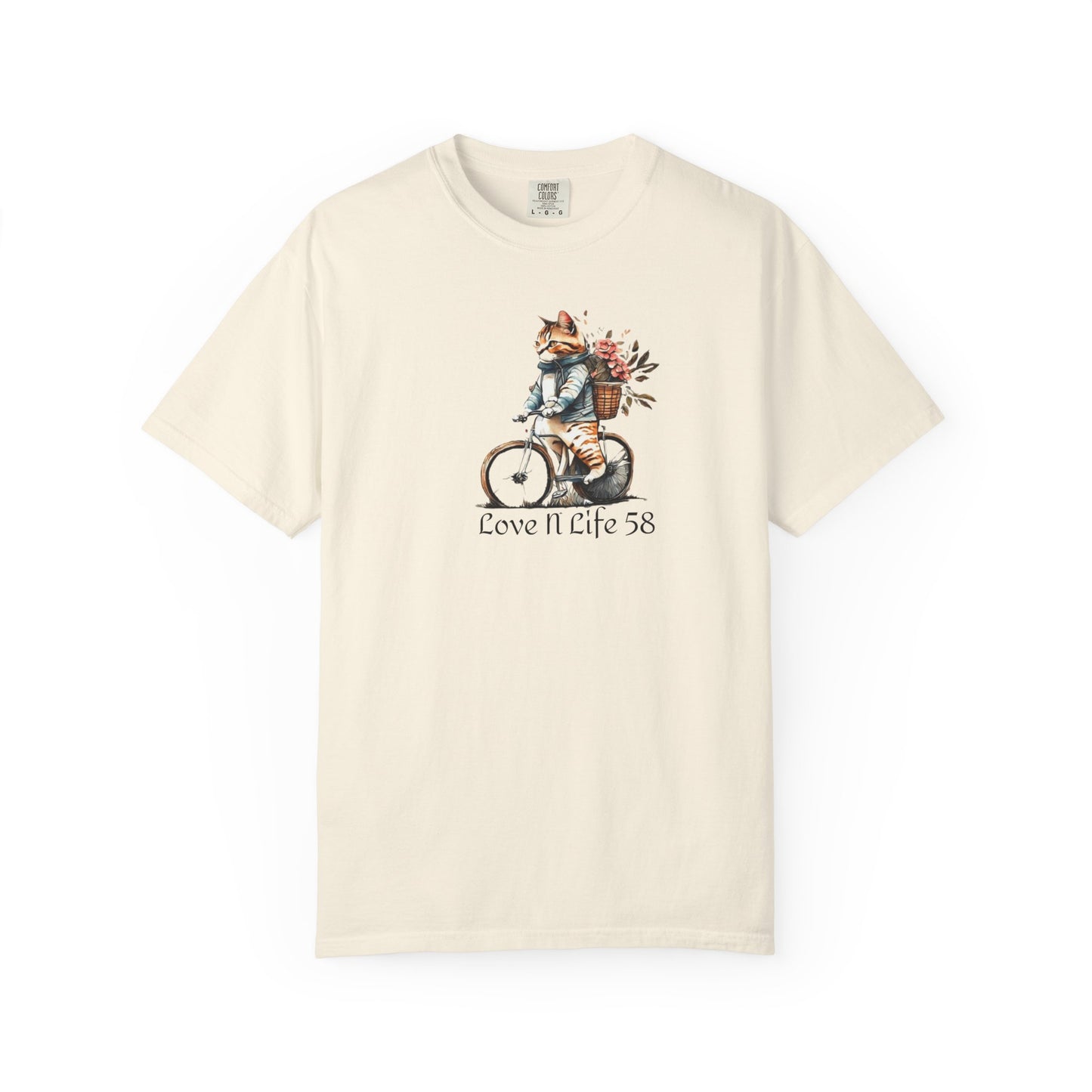 Cat Lovers Bicycle Unisex T-Shirt - Comfort Colors Made in U.S.A.