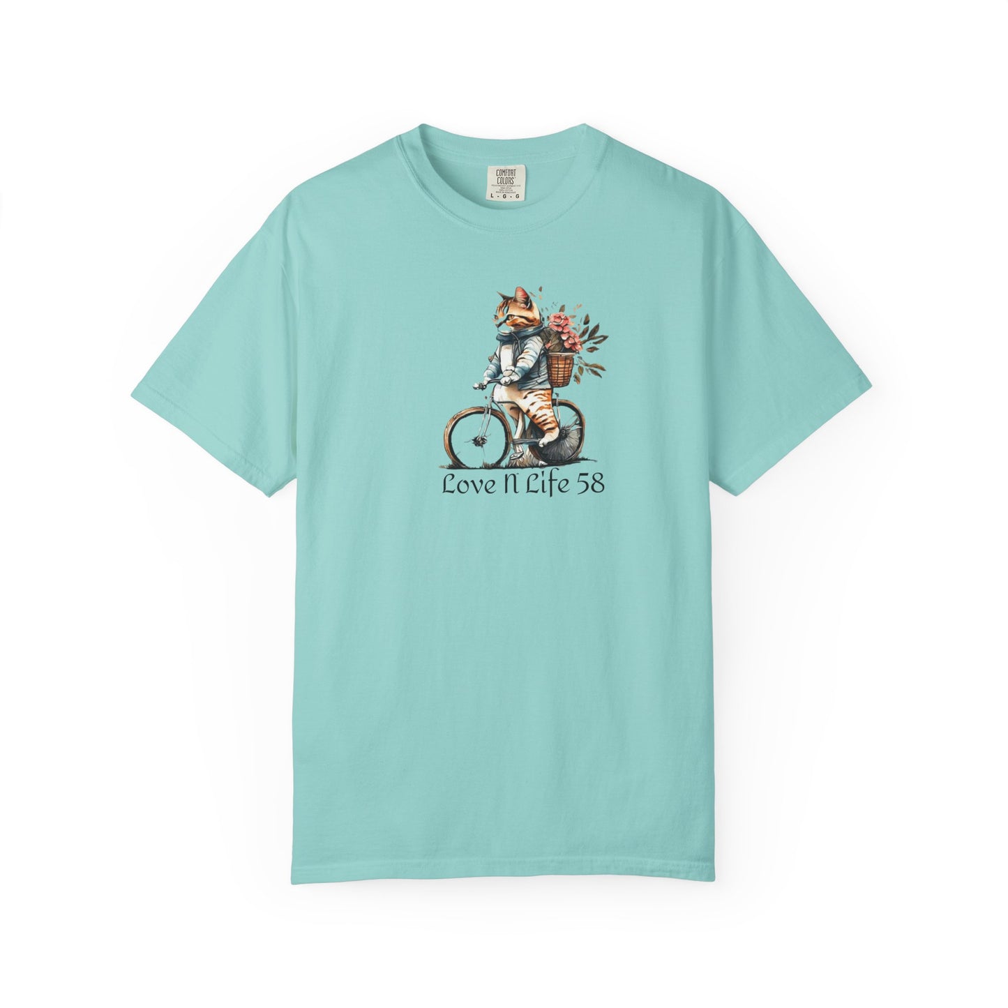 Cat Lovers Bicycle Unisex T-Shirt - Comfort Colors Made in U.S.A.